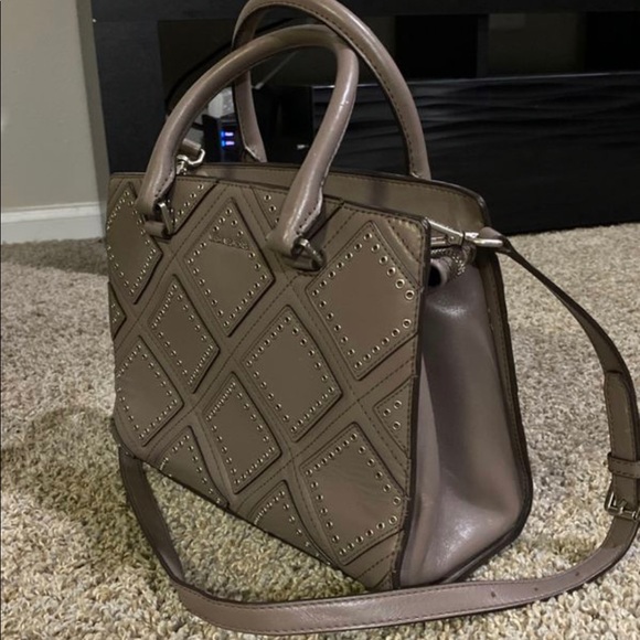 Michael Kors Diamond Grommet Selma Med Satchel - Picture 3 of 6